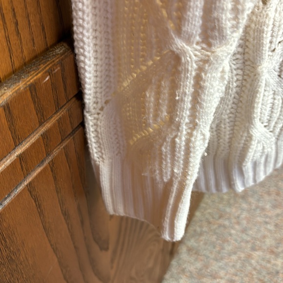 Liz Claiborne size Med winter white - Picture 2 of 7